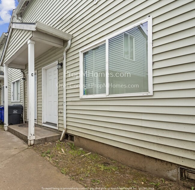 Building Photo - Charming Townhome in South-East Portland: ...