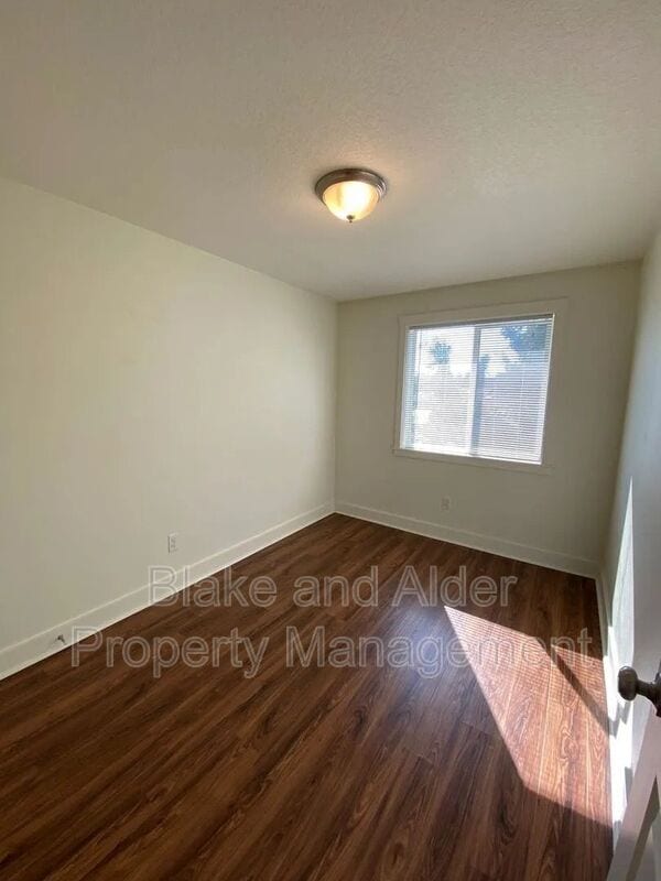 Building Photo - 8211 N Montana Ave