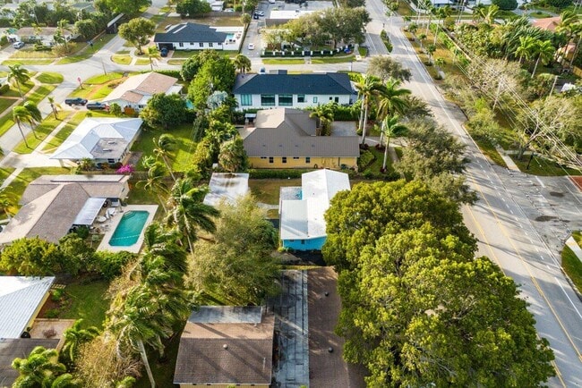 Building Photo - 908 Prosperity Farms Rd