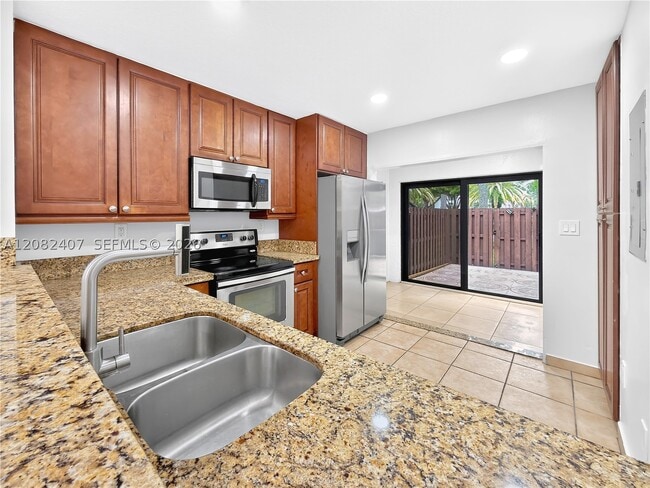Building Photo - 10505 SW 153rd Ct