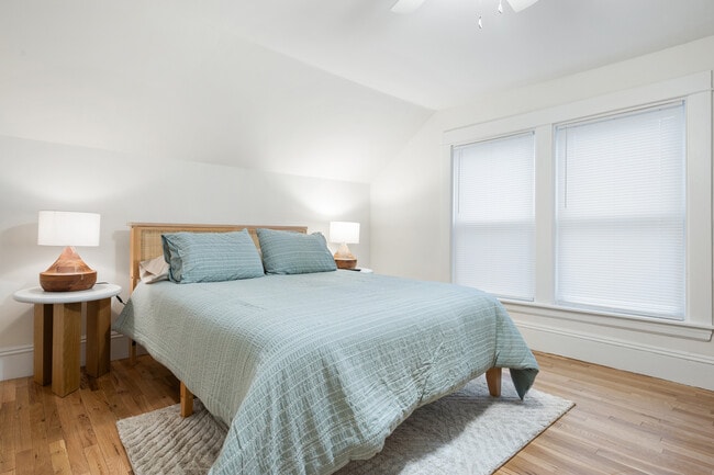 Building Photo - 34 Allen St