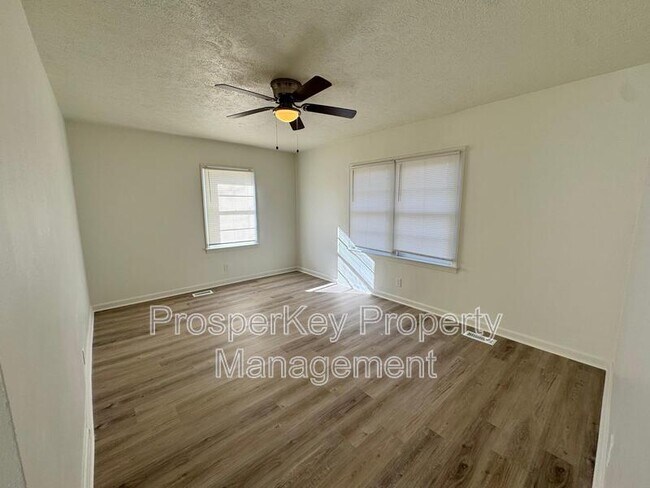 Building Photo - 4211 Searcy St