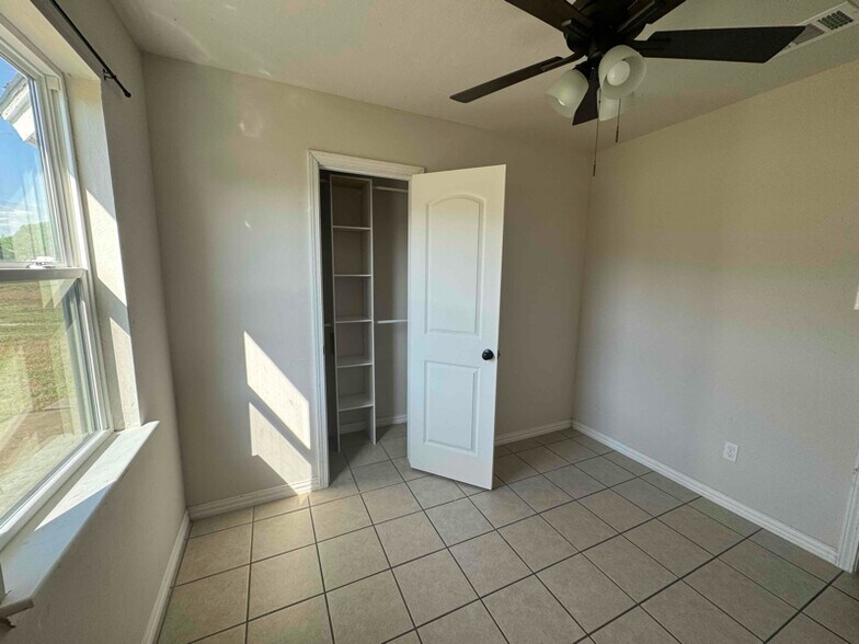 Building Photo - 8108 Happy Trail