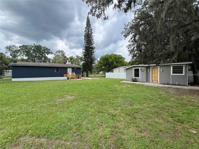 Building Photo - 5195 Countryside Ct