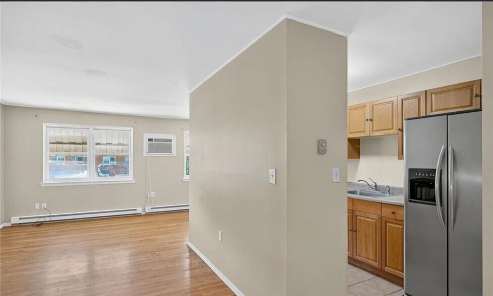 Primary Photo - 1831 S Church St