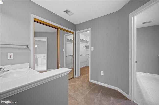 Building Photo - 20756 Eastlake Ct