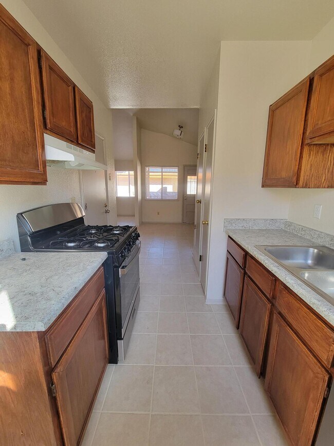 Building Photo - 3324 Red Sails Dr