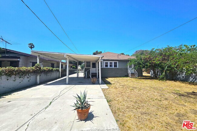 Building Photo - 648 Heliotrope Dr