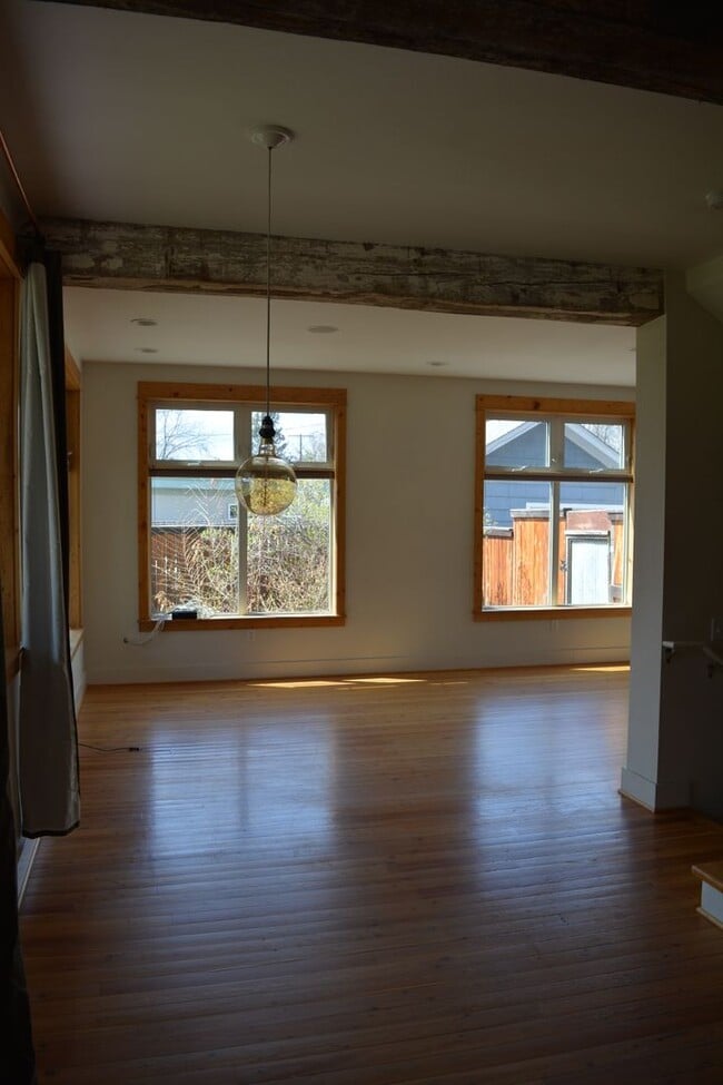 Building Photo - 3 Bed 2 Bath Beautiful Craftsman Home in Missoula $2,900/month