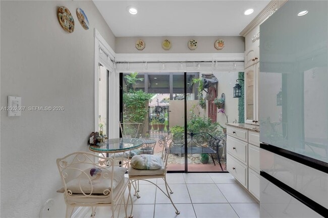 Building Photo - 3505 Torremolinos Ave