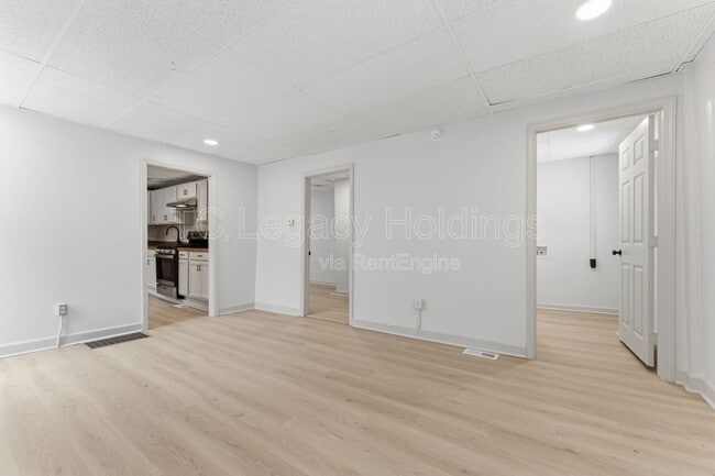 Building Photo - 16 Flint St