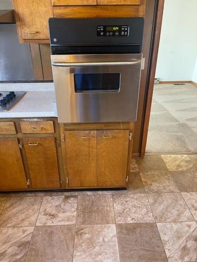 Building Photo - All brick cottage in East Nashville