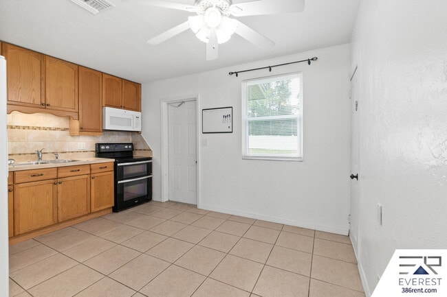 Building Photo - 618 S Lanvale Ave