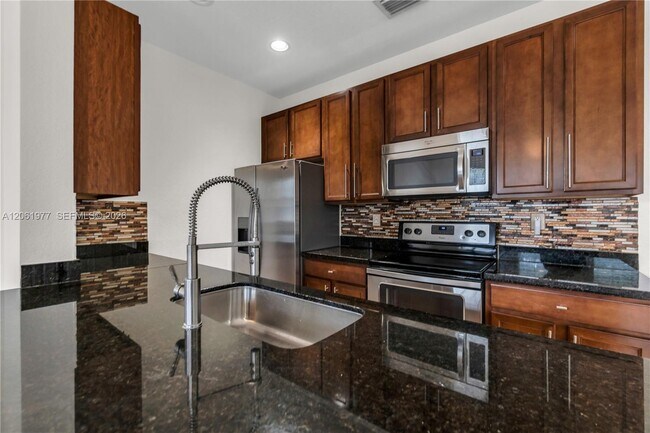 Building Photo - 936 SW 147th Ave