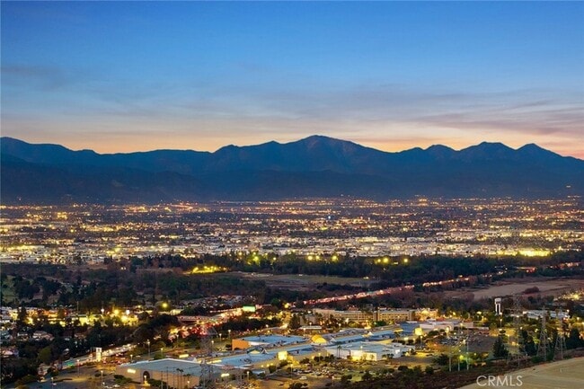 Building Photo - 478 Sycamore Dr