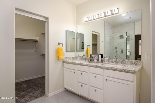 Building Photo - 17618 W Crocus Dr