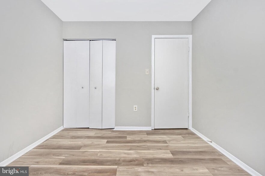 Building Photo - 7249 Mill Run Dr