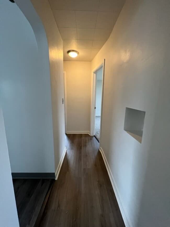 Building Photo - Charming three bedroom/one bath Medford Home | Available Now!