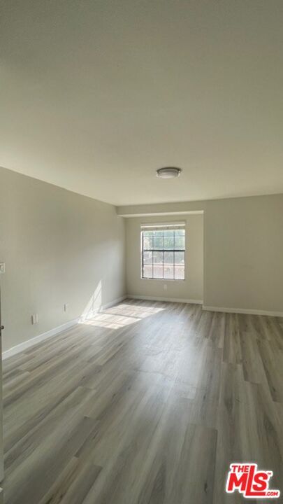 Building Photo - 923 Lotus Cir