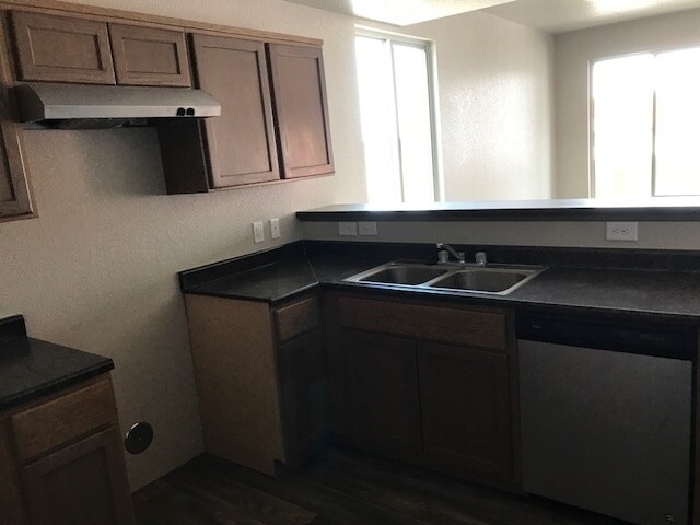 Building Photo - El Dorado Condo