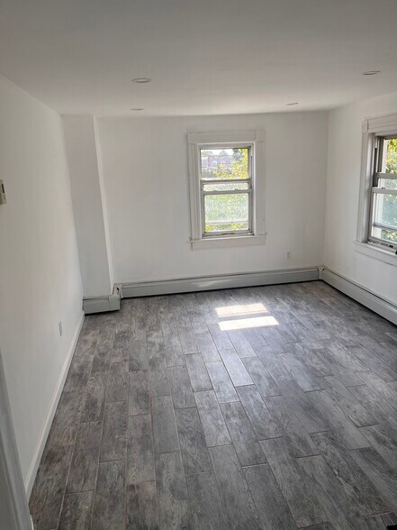 Building Photo - 349 Bellmore Rd