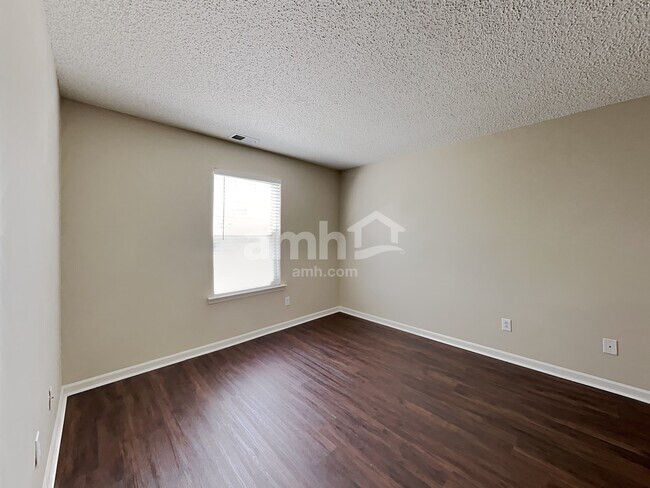 Building Photo - 347 Dogwood Creek Pl