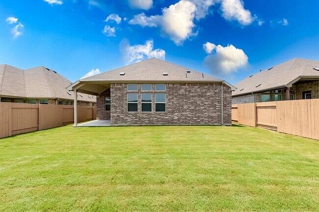 Building Photo - 14201 Pennington Ln