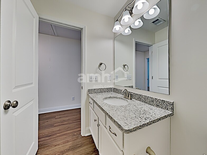 Building Photo - 24 Crabapple Cir