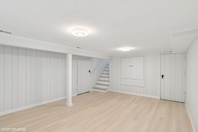Building Photo - 1552 McCraren Rd
