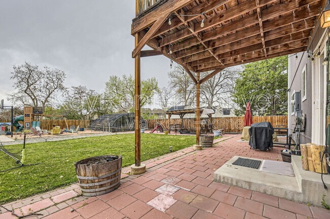 Building Photo - 737 S Nome St