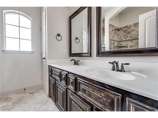 Building Photo - 908 Lake Meadow Ln