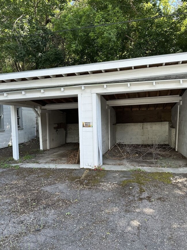 Building Photo - 581