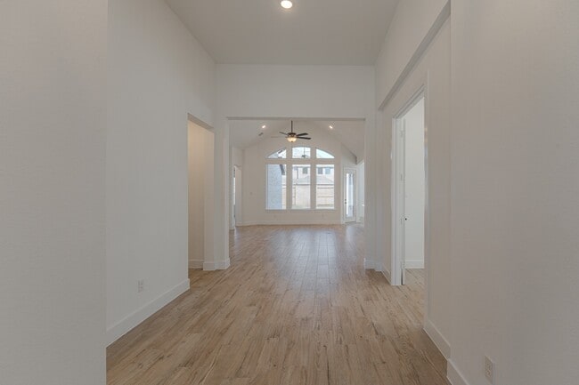 Building Photo - 9721 Roaring River Fls Ln