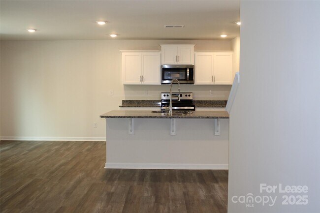 Building Photo - 2295 Mdw Strm Dr