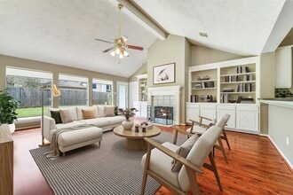 Building Photo - 317 Vantage Pointe Cir