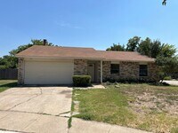 Building Photo - Adorable ranch-style house