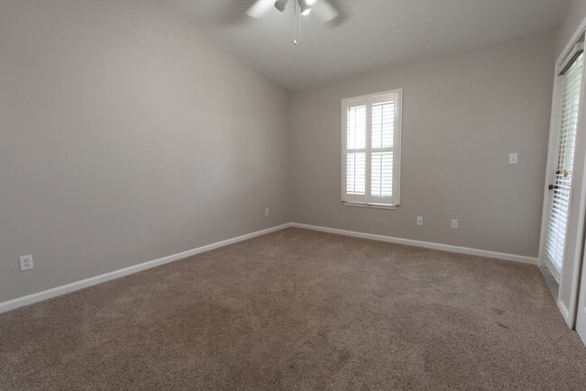 Building Photo - Beautiful Ocean Links Condo!
