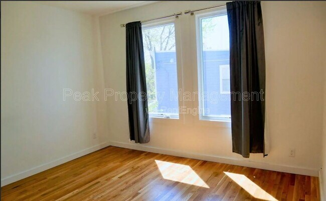 Building Photo - 2521 O St