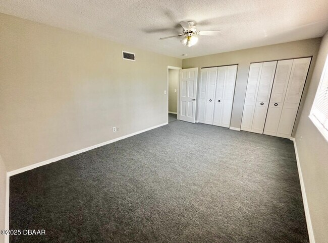 Building Photo - 2250 S Palmetto Ave