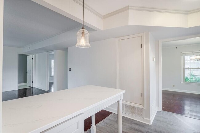 Building Photo - 149 Ledyard Dr