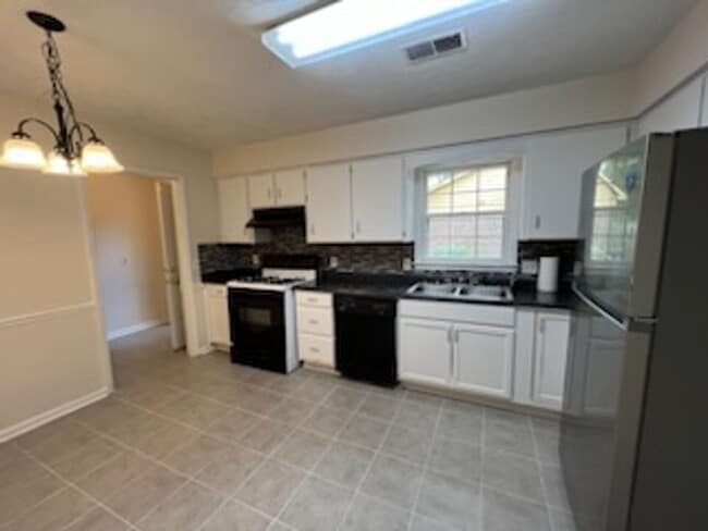 Building Photo - 5453 Cranston Dr