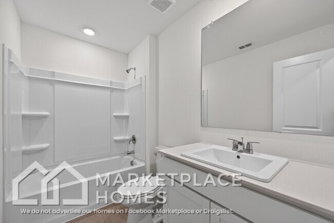 Building Photo - 412 Sambal Dr