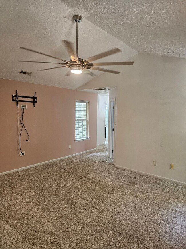 Building Photo - 5679 Hickory Fork Rd