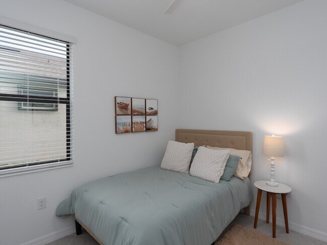 Building Photo - 3 Bedrooms | 2 Bathrooms | 2-Car Garage | Biscayne Landing – Gated Community