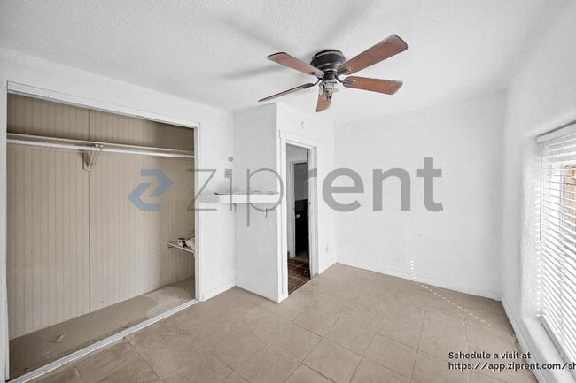 Building Photo - 82481 Valencia Ave
