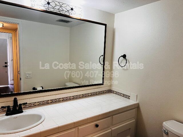 Building Photo - 2204 Plaza De Las Flores Plz