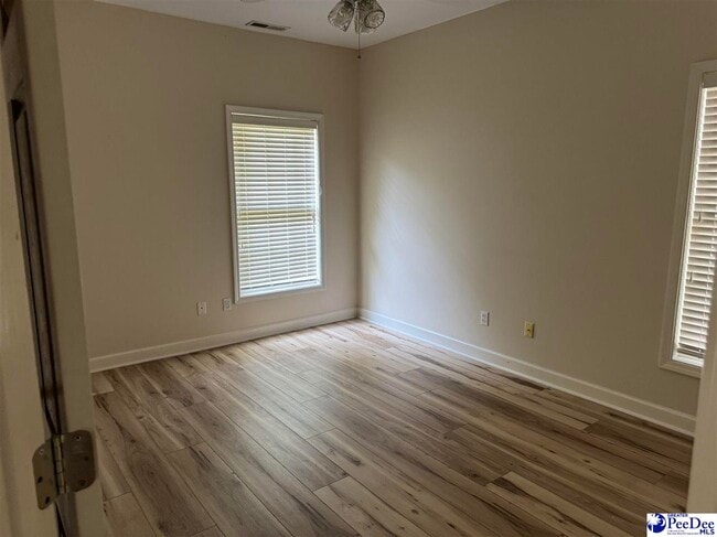 Building Photo - 3401 Saxon Dr