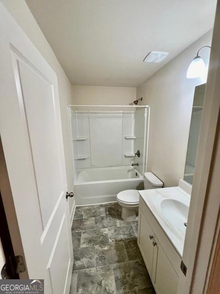 Building Photo - 600 Rosehill Ln SW