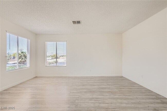 Building Photo - 716 Pensacola Ln