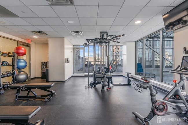 Building Photo - 1 Spring St